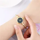 Часы женские кварцевые, с кожаным ремешком