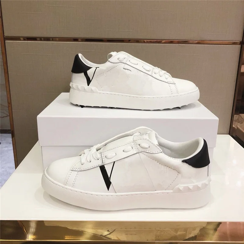 

Plus Size 43 44 Shoes Men Brand Designer White Tenis flats Sneakers Casual Vulcanized Shoes for Men Zapatillas Hombre