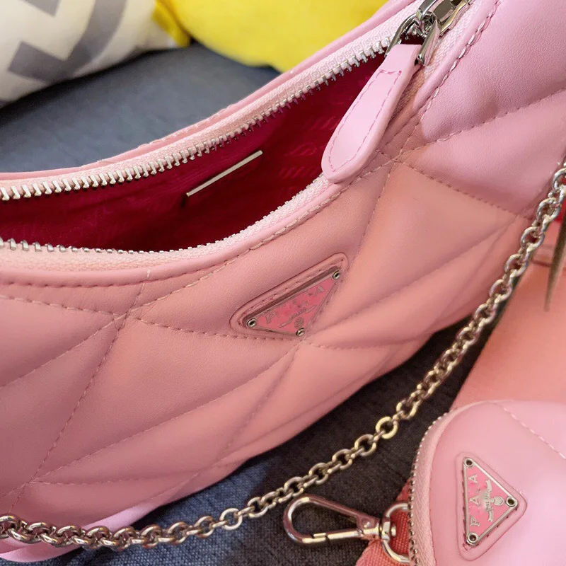 

Solid color rhombus hardware chain armpit wrist bag leather shoulder bag ladies new fashion all-match pendant crossbody bag