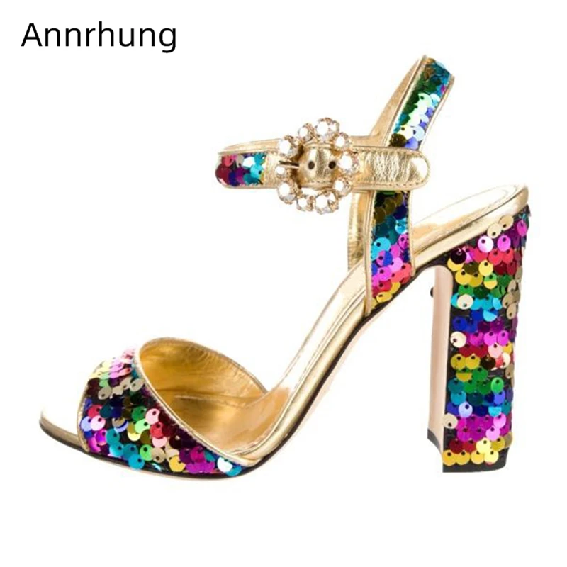 

Босоножки женские с блестками и ремешком на щиколотке на высоком каблуке