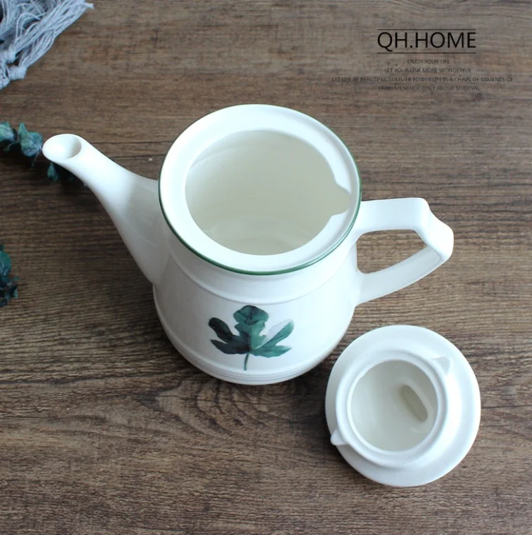 

Ceramic Oil Pot Oil Tank with Lid Kitchen Supplies Seasoning Bottle Soy Sauce Pot Vinegar Pot Seasoning Bottle For Kitchen