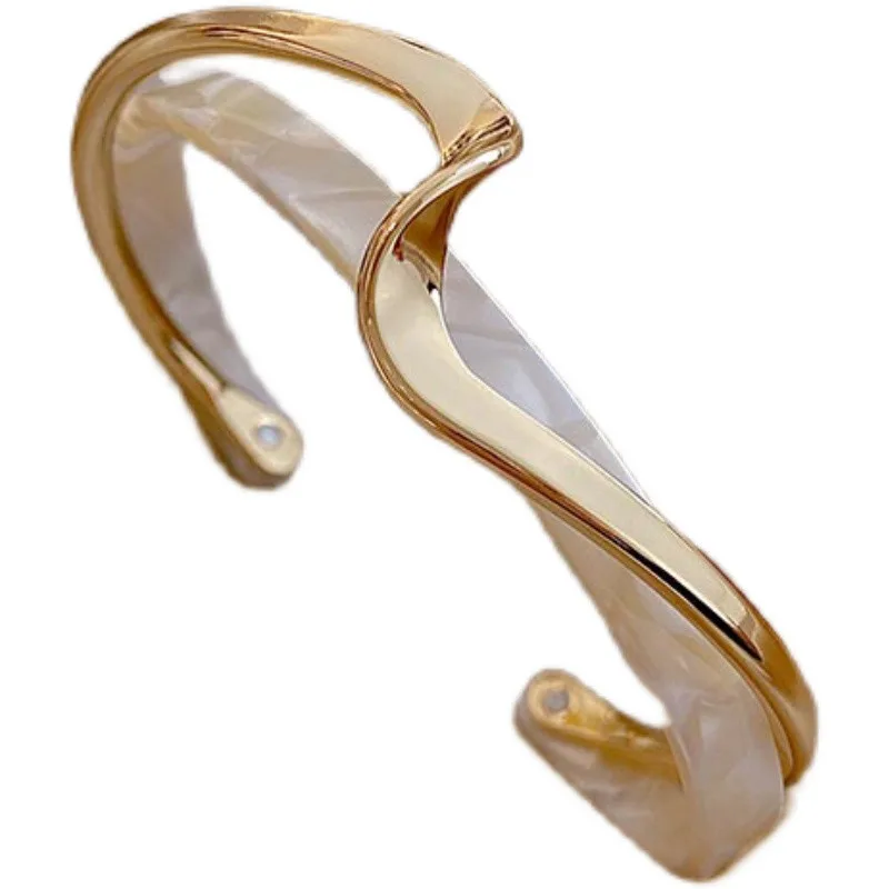 

kshmir 2021 NEW Simple White Shellfish Board Bending Metal Geometric Overlap Acetic Resin Open Bangle for Women Girls Jewelry