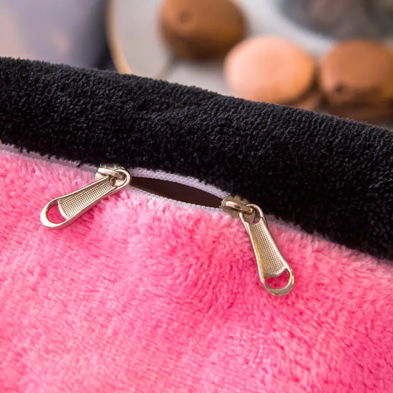 Набор постельного белья из черной фланели "Роскошное тепло" с розовой бантовой наволочкой, двуспальным и односпальным размером.