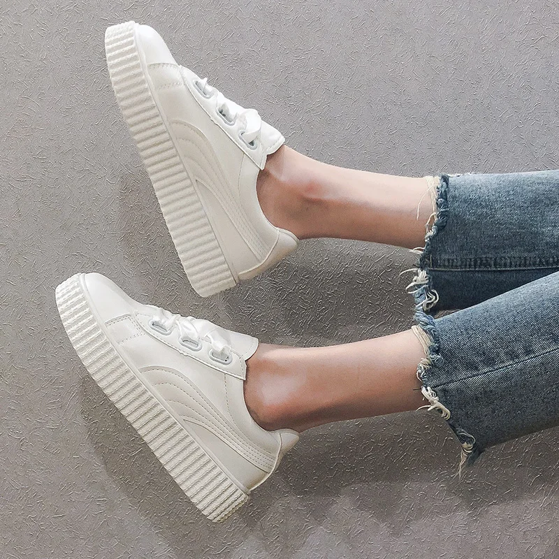 Женские кроссовки из искусственной кожи на толстой подошве белые для бега