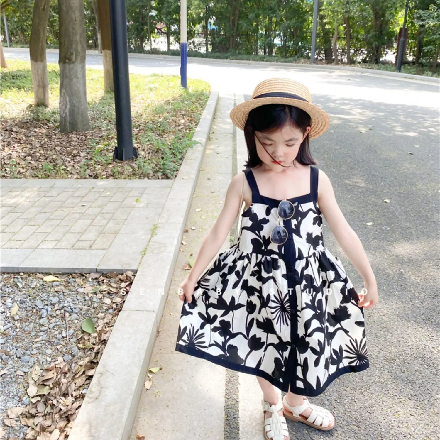 

Kids' Skirt Summer Girls' Korean Style Tone Personalized Graffiti Princess Dress Fashionable Flower Strap Dress