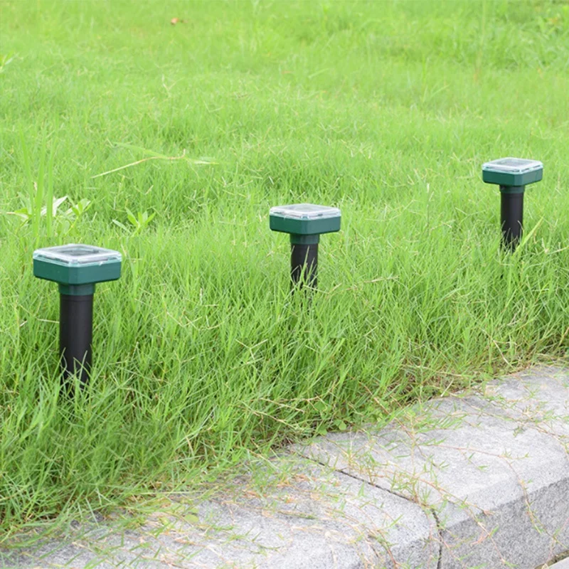 

8 Pcs Solar Powered Snake Repellent for Outdoors,Ultrasonic Snake Repellent,Solar Snake Repellent for Outdoors