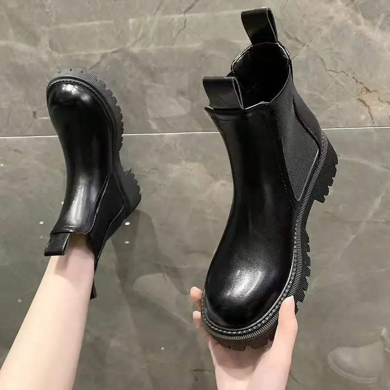 2021 New Chunky Boots Fashion Platform Women Ankle Female Sole Pouch Ankle Botas Mujer Round Toe Slip-On Botas Altas Mujer