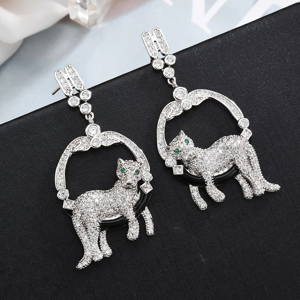 

2021 new European and American ladies brass party gift diamond 925 silver pin earrings personality fashion trend leopard earring