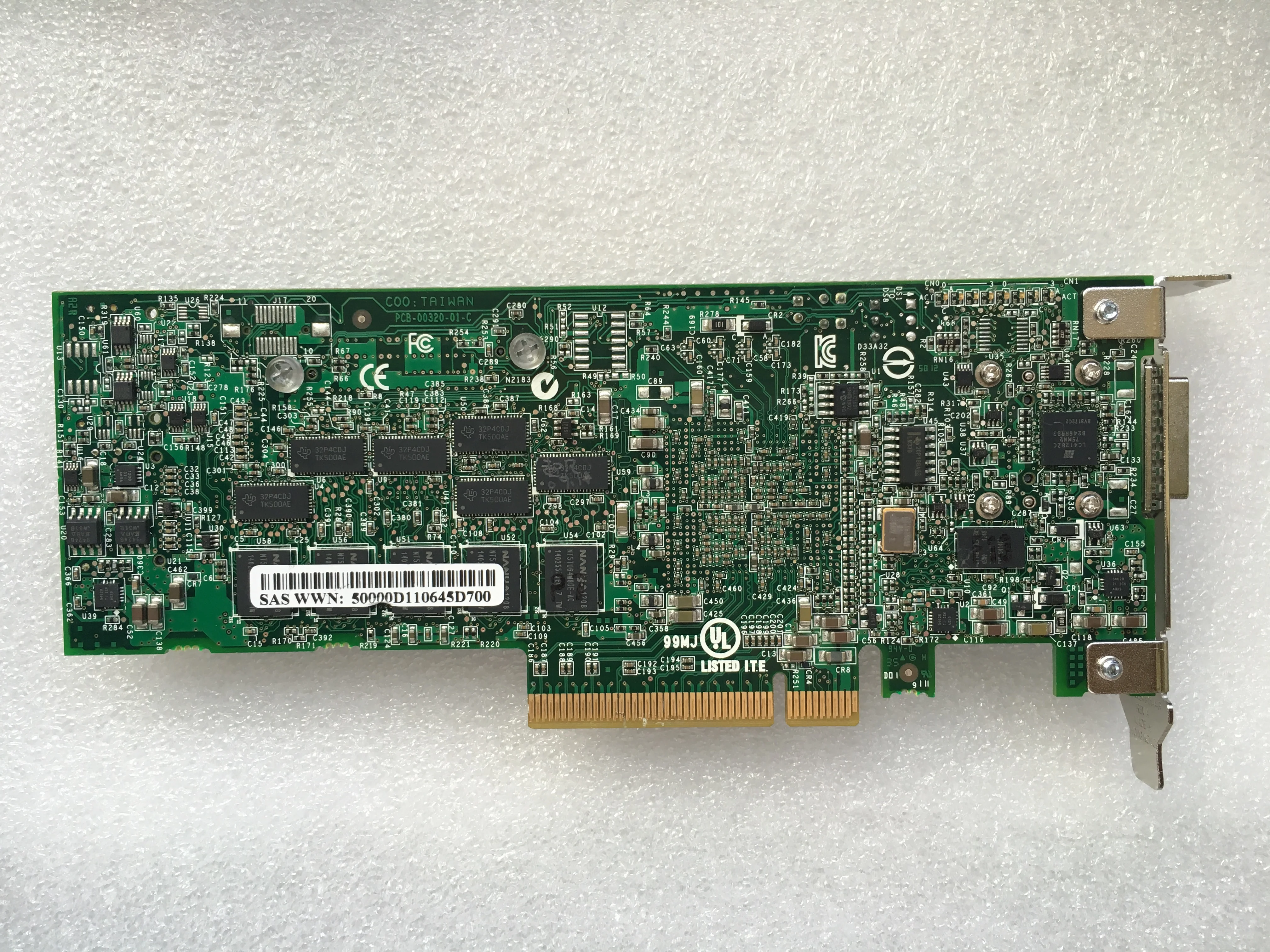 Адаптер для двух ядер SATA и SAS RAID контроллер HBA 512 Мб PCIe 2 0x8 с низким кронштейном |