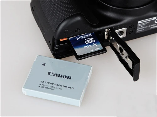 USED CANON Digital CAMERA POWER_SHOT SX510 HS 12.1MP WIFI IS 30x Optical Zoom + 8GB Memory Card