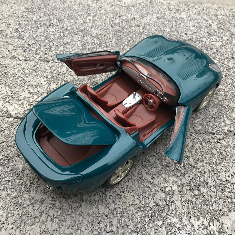 Welly 1:24 Винтаж Jaguar XK180 брелок для автомобильных ключей имитационная модель