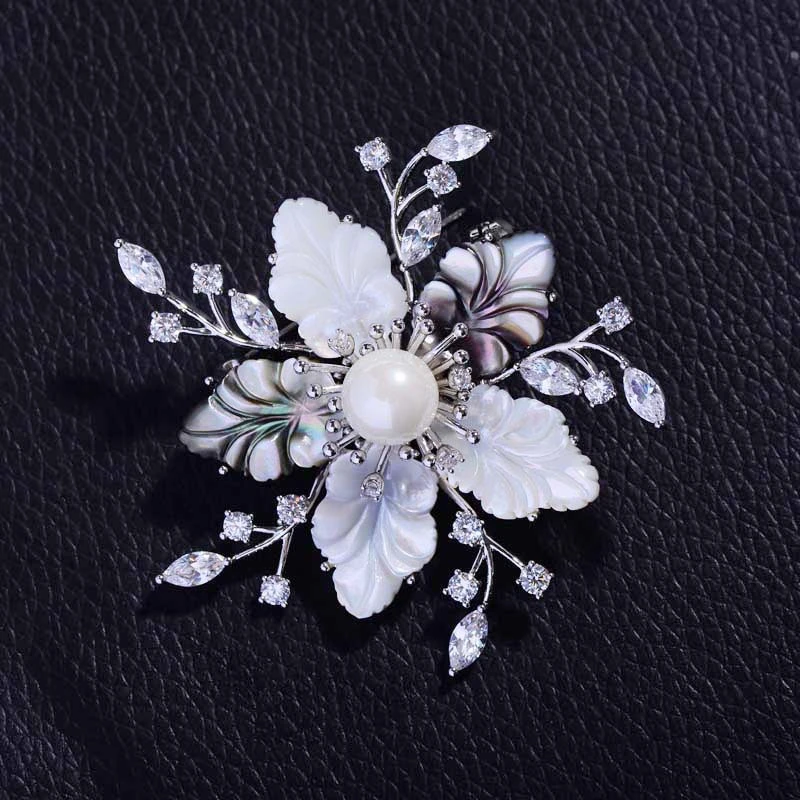 Elegant Shell Pearl Brooch White Zircon Brooches Pins Crystal Wedding Broaches for Bridal Bouquet Dress Sash Broche Jewelry Gift