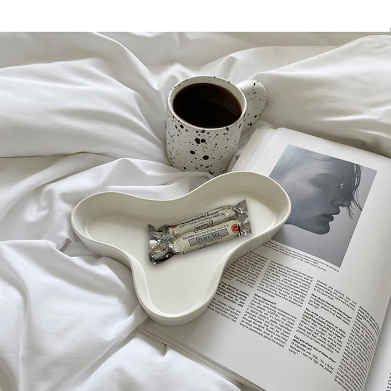 

Белая керамическая тарелка для фруктов и десертов, ароматерапия, свеча, реквизит для фотографий в стиле Ins, демонстрационный лоток для хране...