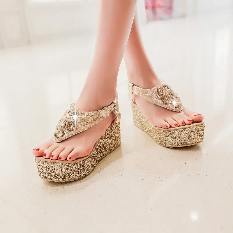 Новинка 2020 года Босоножки на танкетке со стразами и блестками в богемном стиле