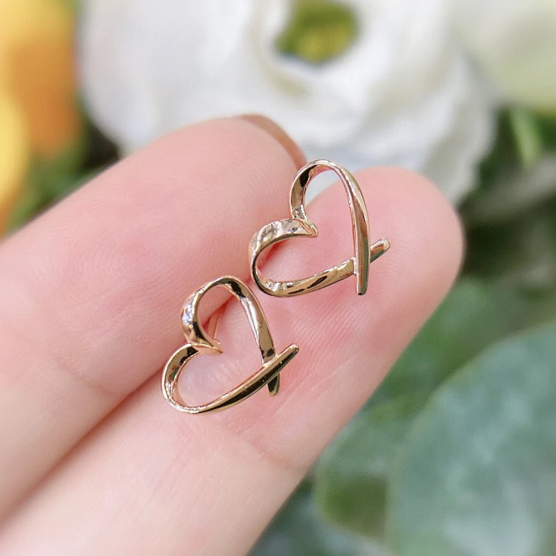 

Aazuo Hot Sale 18K Rose Gold None Stones Classic Lovely Heart Shape Perfect line Stud Earring For Woman Wedding Engagement Party