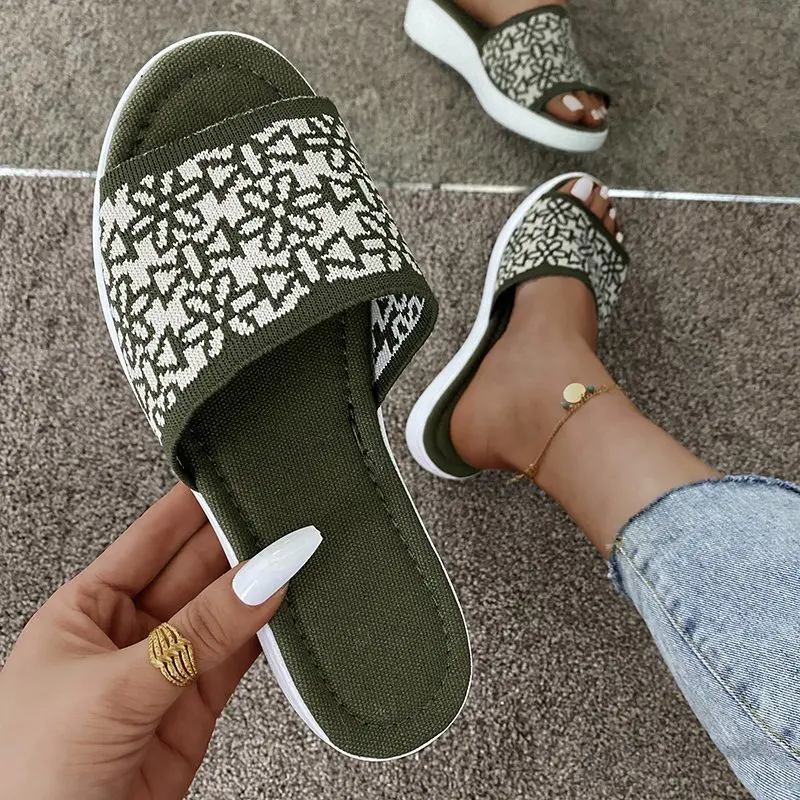 

Women comfortable Knitted Flat Sandals Beach shoes Thick Sole Soft outside Slippers