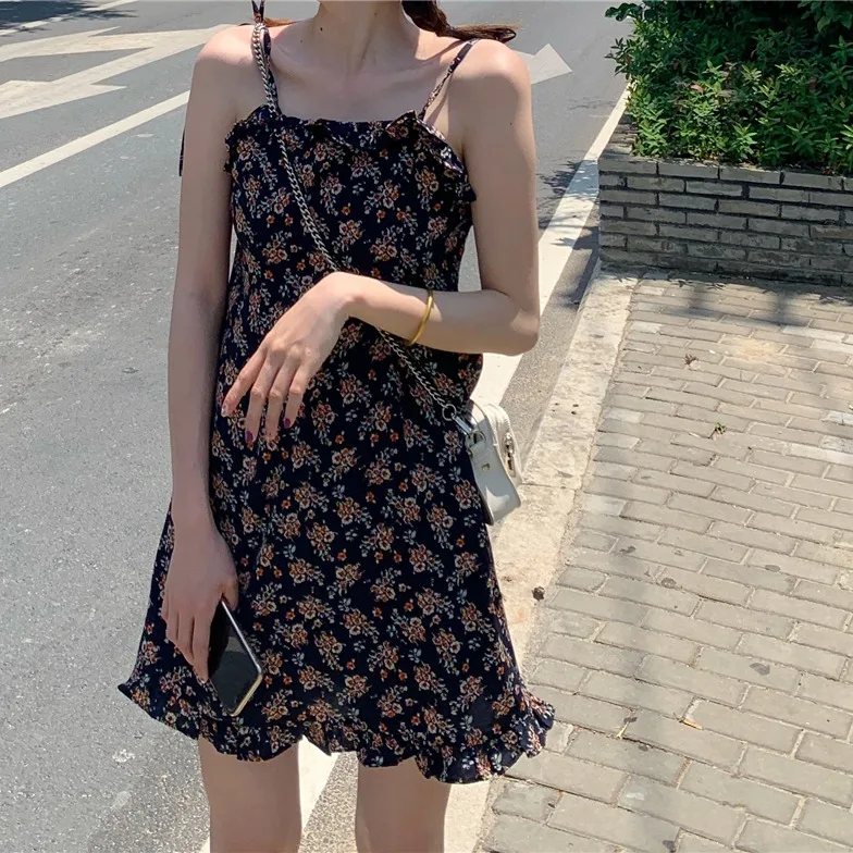 Винтажное платье на бретелях в стиле колледжа с цветочным рисунком маленькая фея