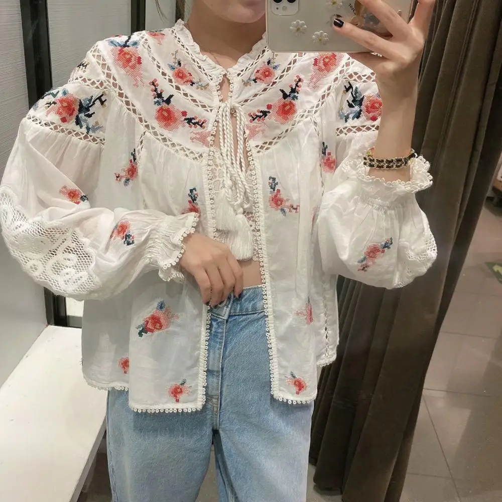 

2020 New Autumn Women beige floral embroidery full Sleeve O-Neck shirt fashion sexy casual female Tops