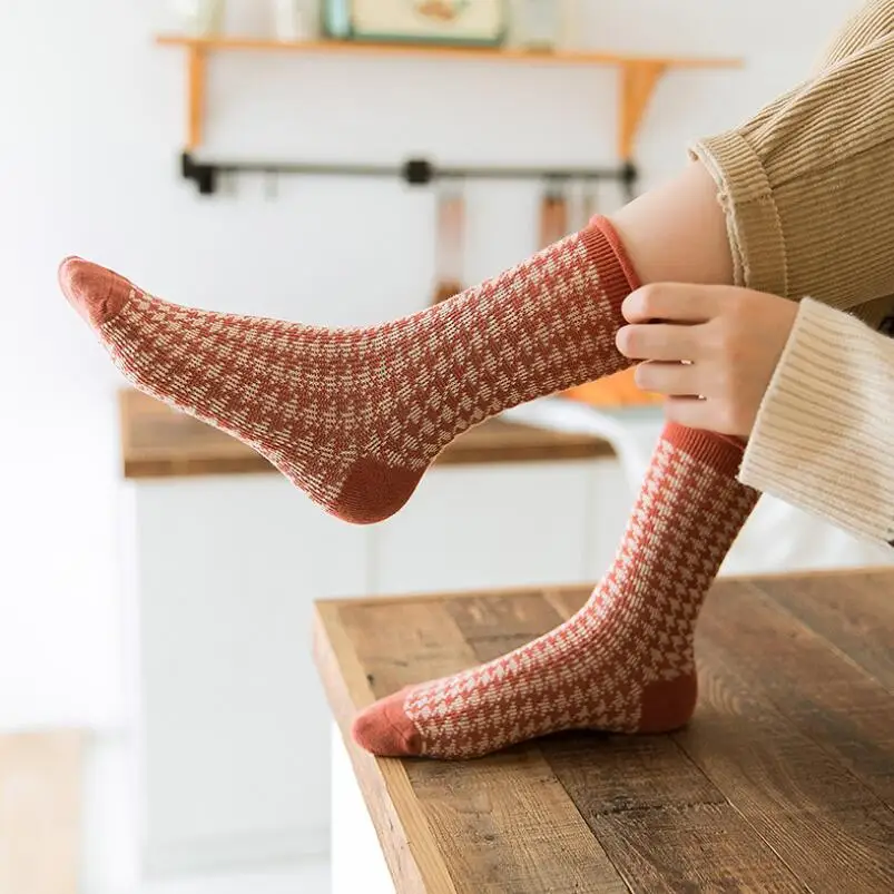 Students Checked Crew Sock Ladies Plaid Thick Winter Socks Girls Cotton Socks Woman Houndstooth Ankle Socks with Wrinkled Cuff