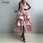 Verngo 2021 бледно-розовоеБелое Атласное короткое платье с оборками, лямка через шею, бант на спине, многоярусная юбка, вечерние платья длиной до колена