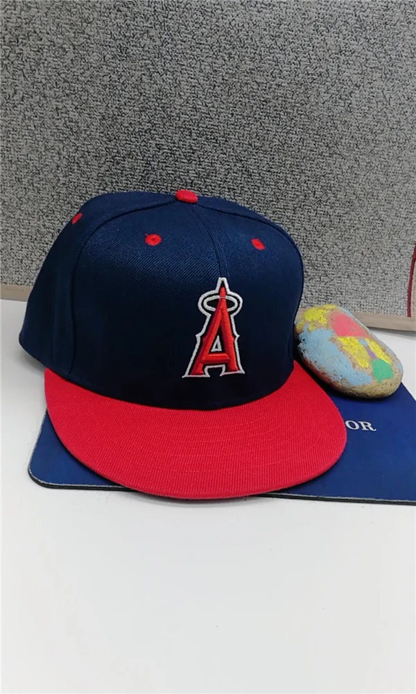 

2021 New fashion Fitted Hats Man Cool Baseball Caps Adult Flat Peak Hip Hop Toronto Fitted Cap Men Women Full Closed Gorra