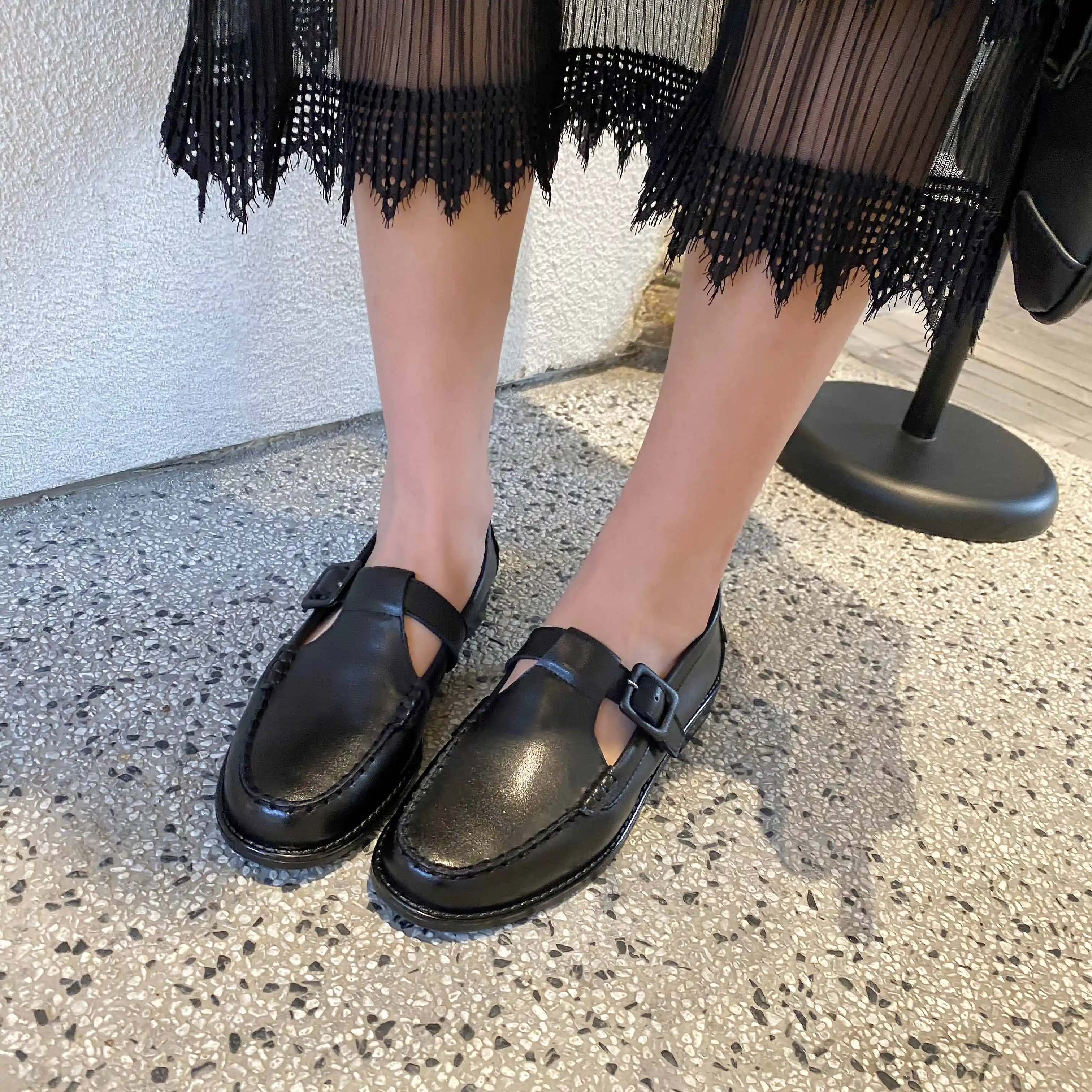 

Krazing Pot concise style genuine leather limited customization round toe low heel buckle straps daily wear cozy women pumps L93