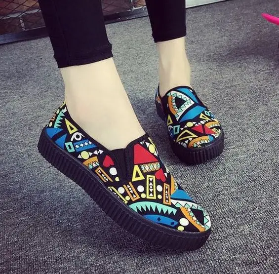 

Ladies Casual Shoes Wild Geometric Single Shoes Non-slip Graffiti Female Students Pedal Comfortable Casual Fashion Canvas Shoes