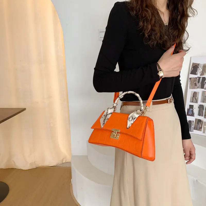 Женские маленькие квадратные сумки с короткими ручками оранжевая сумка