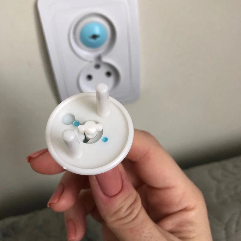 Protection 6 pcs Russian EU European Euro security Child Electric Socket Outlet Plug Two Phase Safe Lock Cover Baby Kids Safety