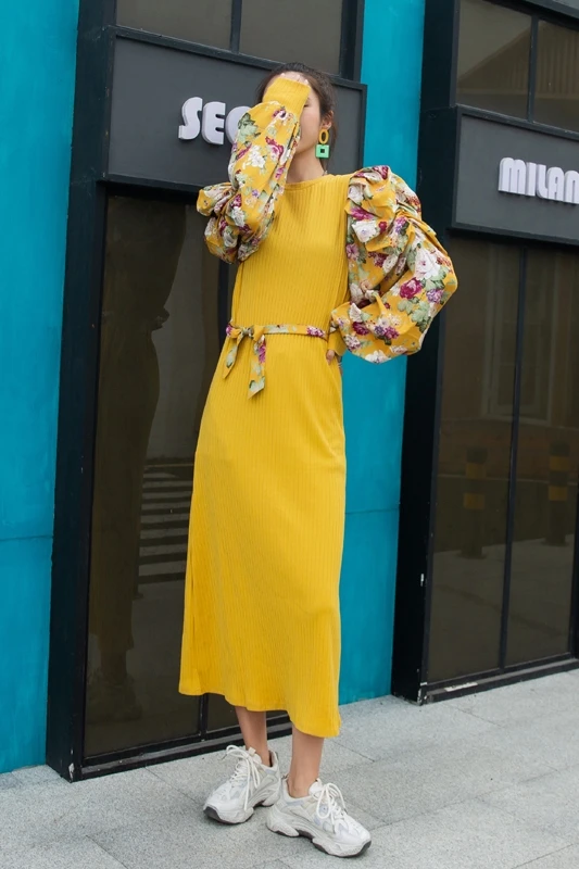 

2021 early spring new style over-the-knee waist long-sleeved knitted print high-waist temperament slim and versatile dress