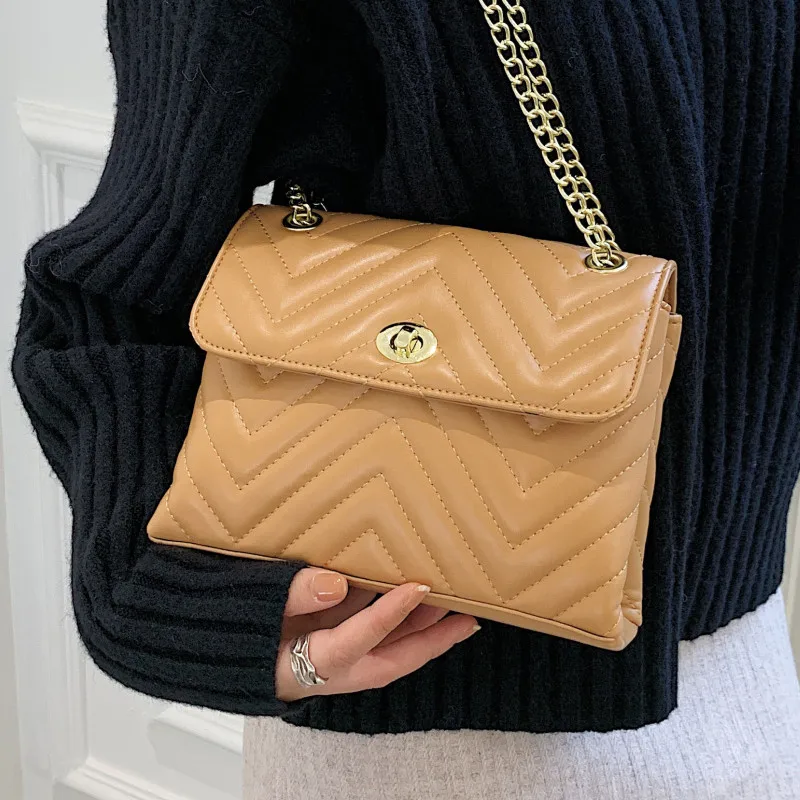 

Small Quilted Crossbody Bags for Women Luxury Soft Leather Shoulder Bag Chain V-line Messenger Bag Brand All Match Handbags Sac