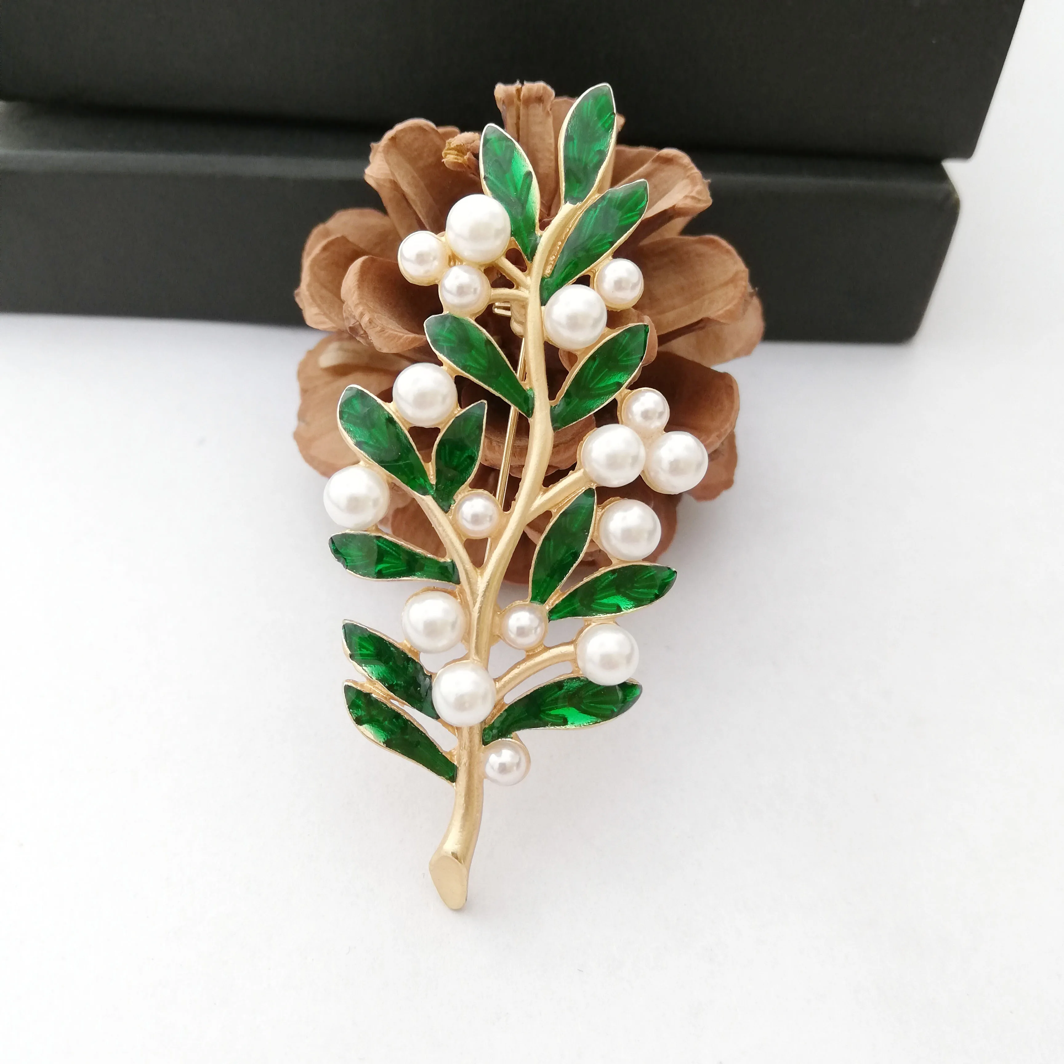 Новинка 2018 Женская эмалированная брошь в европейском и американском стиле -