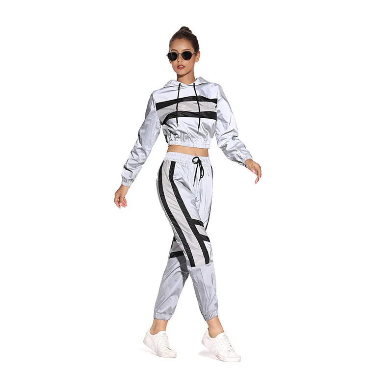 Женский светоотражающий спортивный костюм из 2 предметов с пуговицами и отложным