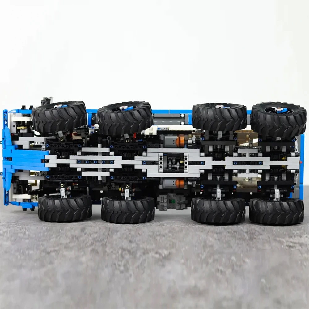 

Creator Expert Tatra T813 8x8 PROFA 3647 . 488 GTE RSR