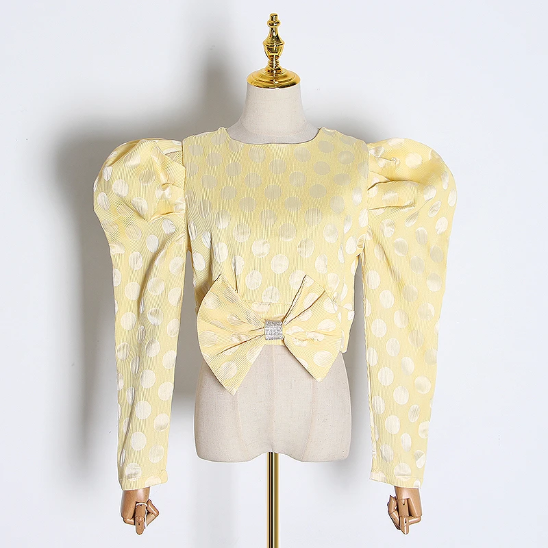 yellow TWOTWINSTYLE повседневные женские блузки в горошек с бантом, с круглым вырезом, с пышными длинными рукавами, элегантные рубашки с рюшами для женщин, модная одежда - Цвет: yellow
