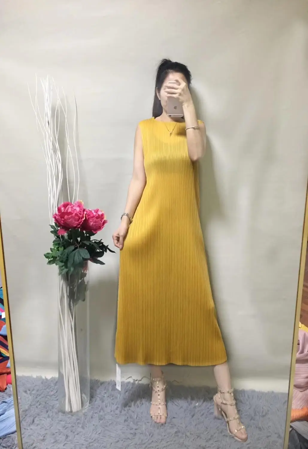 

HOT SELLING Miyake fold pleated long sleeve turn-down collar Windbrea+ sleeveless o-neck dress solid two-piece set