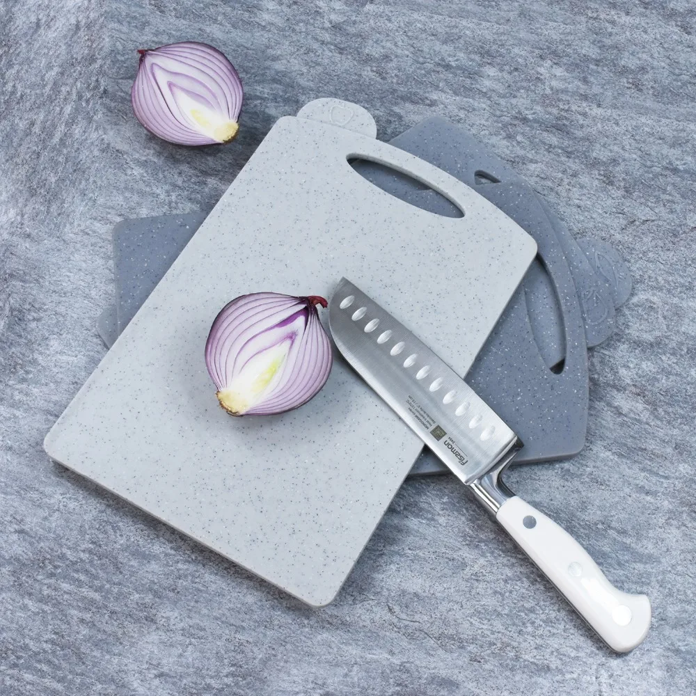 Пластиковая разделочная доска Fissman нескользящая антибактериальная для овощей