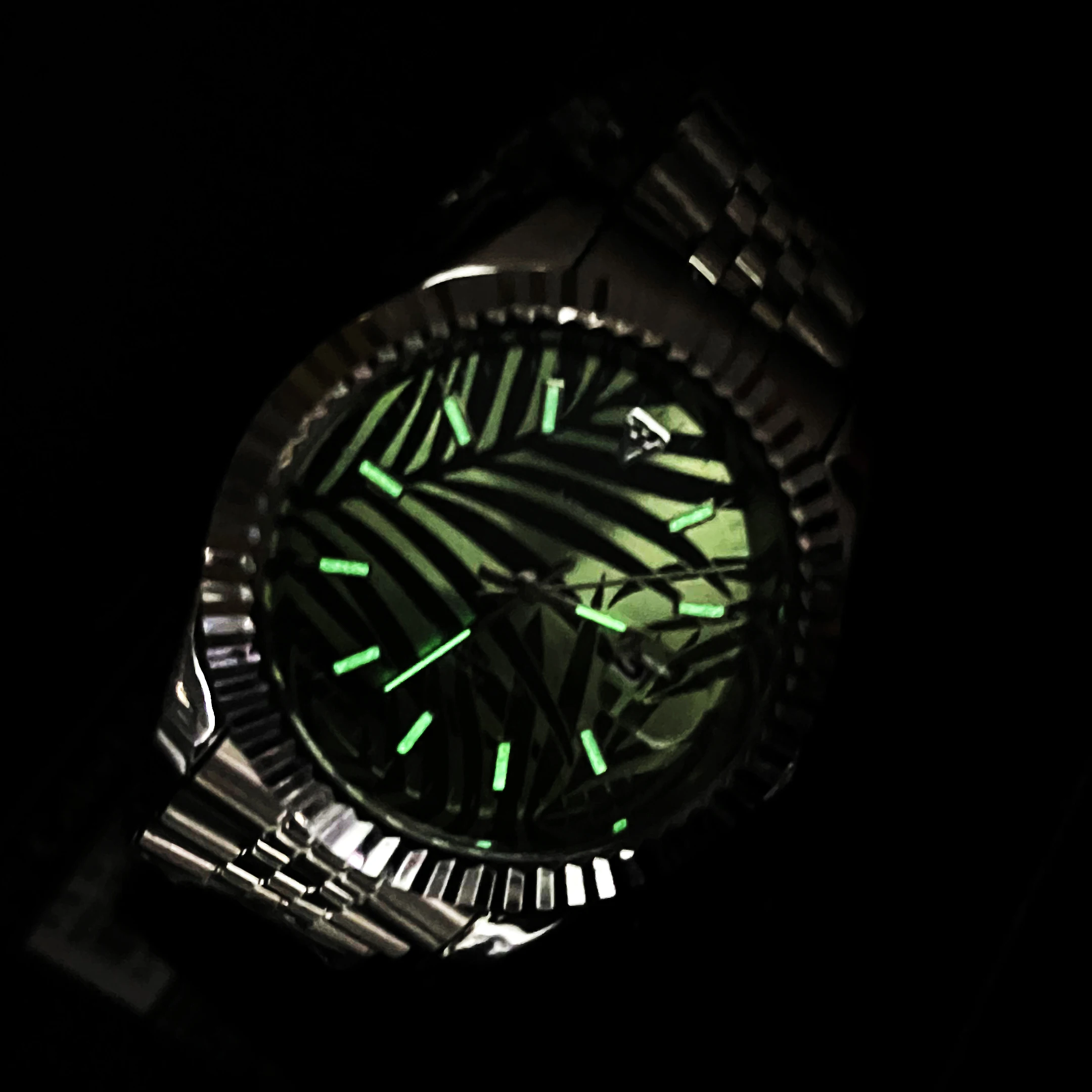 Мужские часы AIRRIT светящиеся кварцевые водонепроницаемость 30 м спортивные