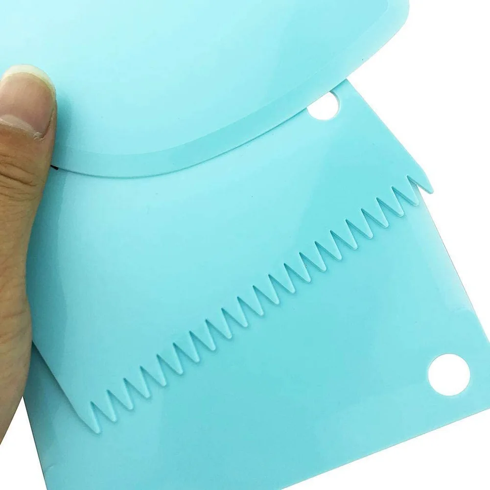 

Cake Decorating Tool Kits Piping Tip and Bag Baking Icing Set, with 3 Spatulas Baking Decoration Tool