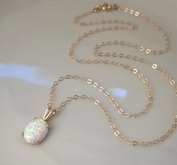 

Cute Women Necklace Vintage White Imitation Opal Pendant Necklace For Women Jewelry Accessories Party Gifts