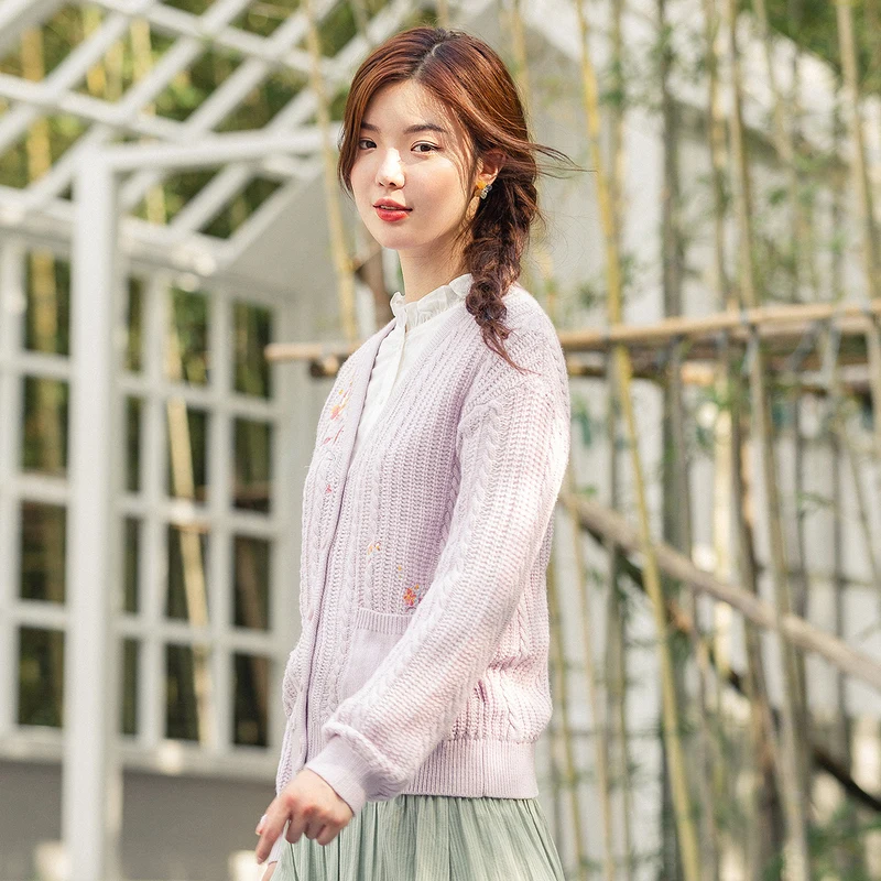 INMAN Spring Autumn Literary Art Sweet Style V Neck Embroidery Loose Women Girl Cardigan Sweater |