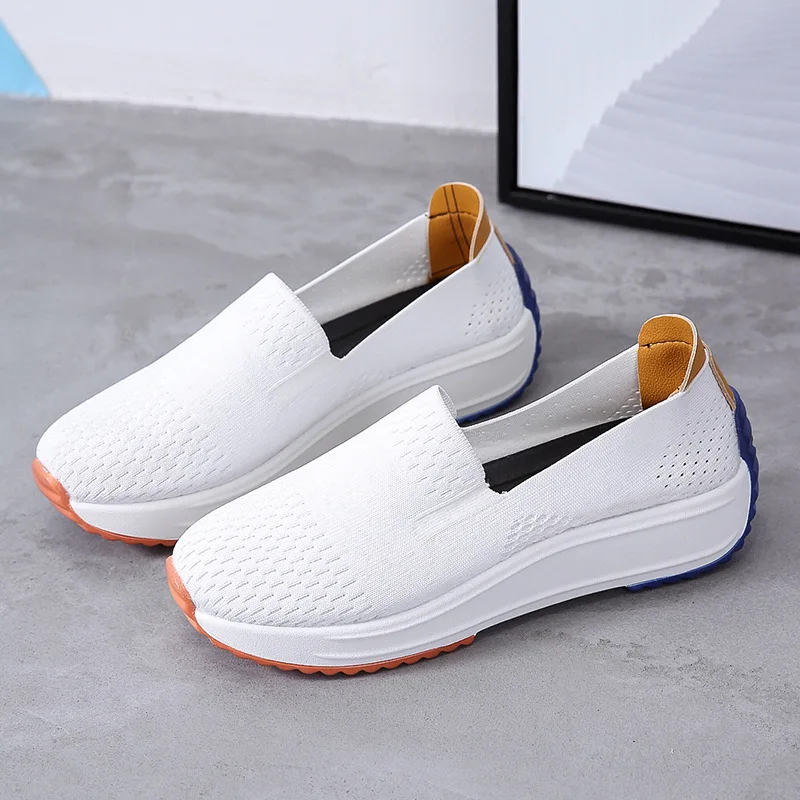

Foreign trade net shoes Lok Fu shoes 2021 new flying woven shoes women Korean version set foot shallow casual sports shoes women