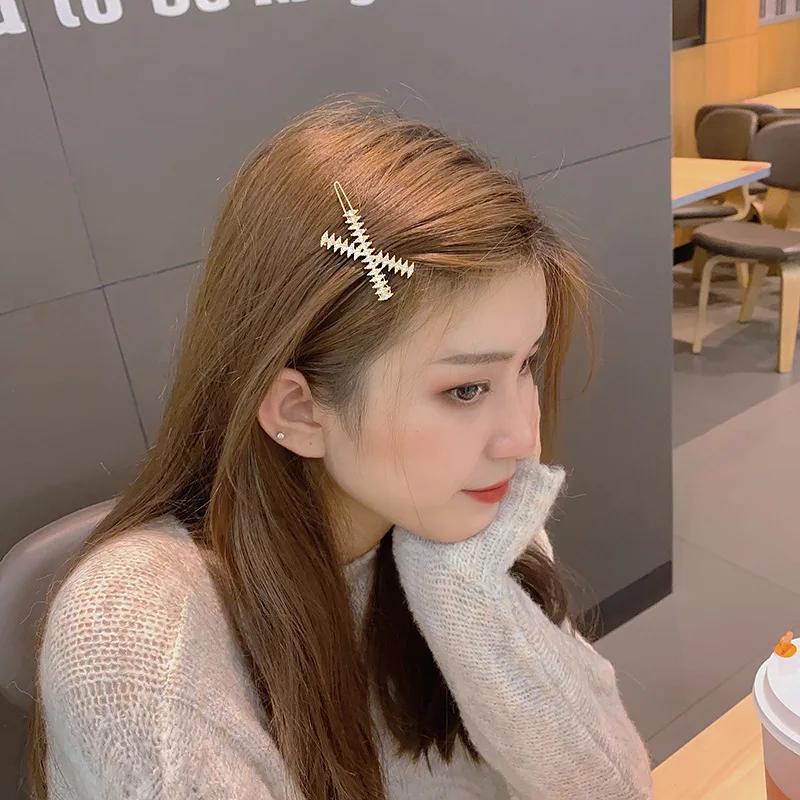 

Hair Clips Pin Women Fashion Jagged Inlaid Zircon Barrettes Headwear Girls Hairpins Hair Accessories Simple Elegant Hair Styling