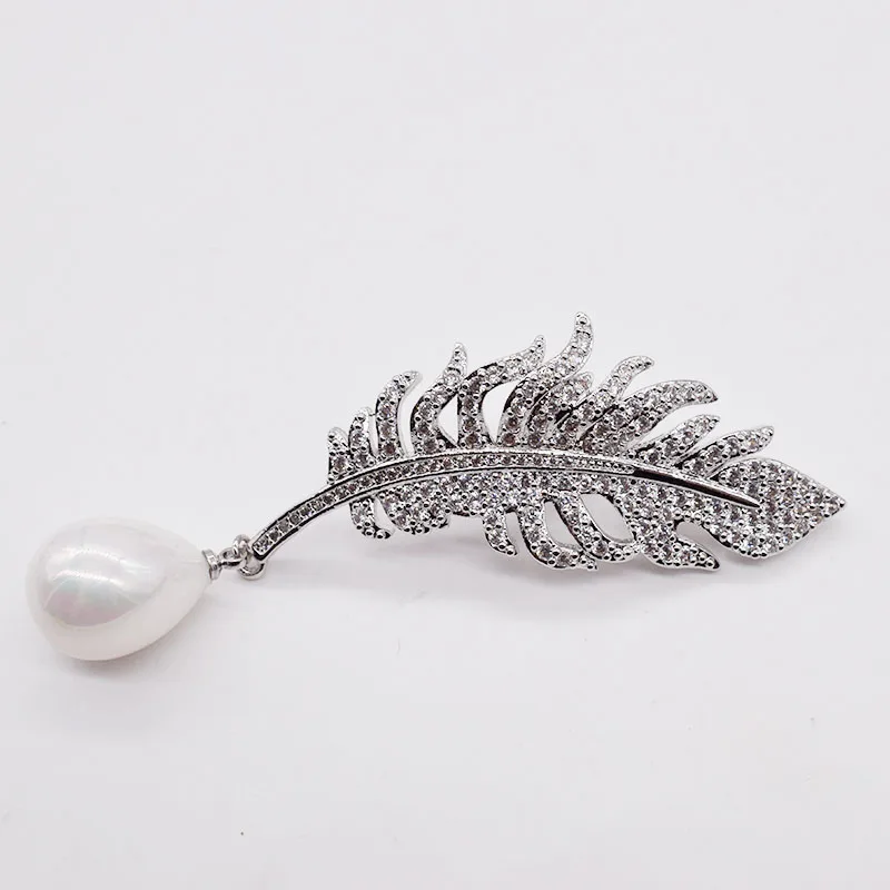 30x56 мм позолоченный кубический цирконий с микрозакрепкой жемчужный кожаный