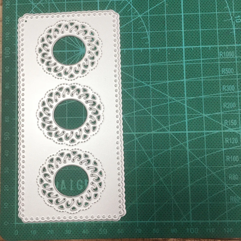 

Lace Photo Frame Metal Cutting Dies 2020 For DIY Scrapbooking dies Embossing die cut Craft Paper/Photo Album Card Stencils dies