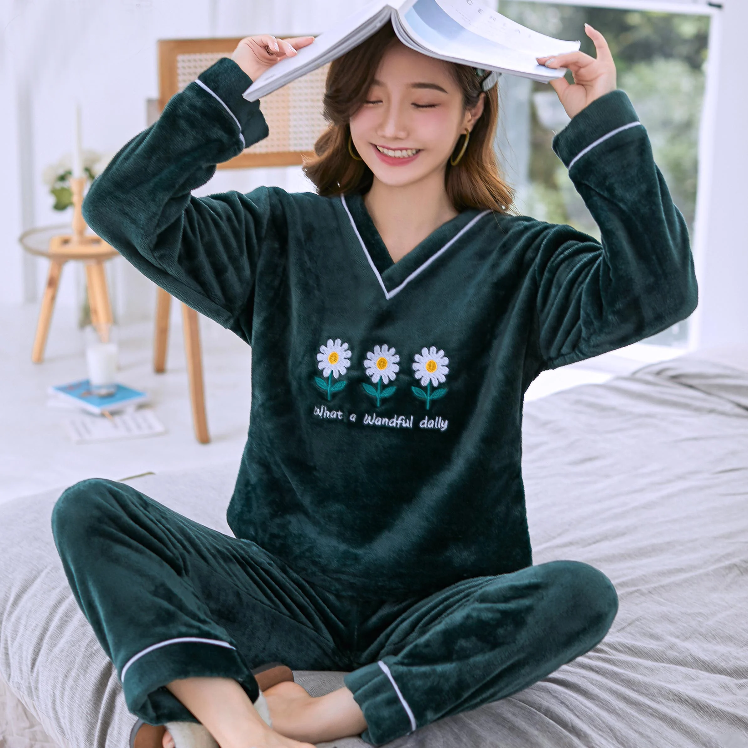 

2CS PajamasThicken Women Winter New Flannel Pijamas Suit Coral Fleece Nightwear Sleepwear Casual Soft Warm Home Clothes