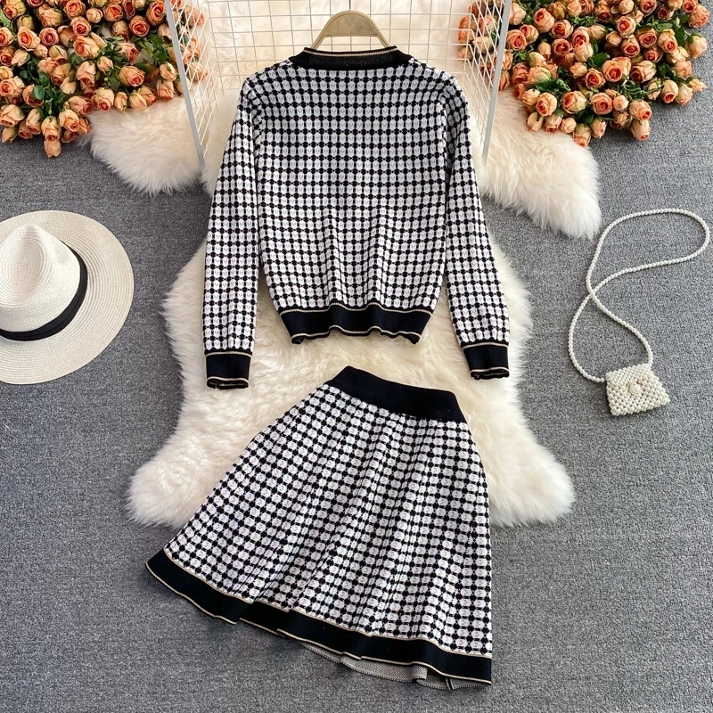 Женский клетчатый вязаный комплект из 2 предметов однобортный свитер и мини-юбка
