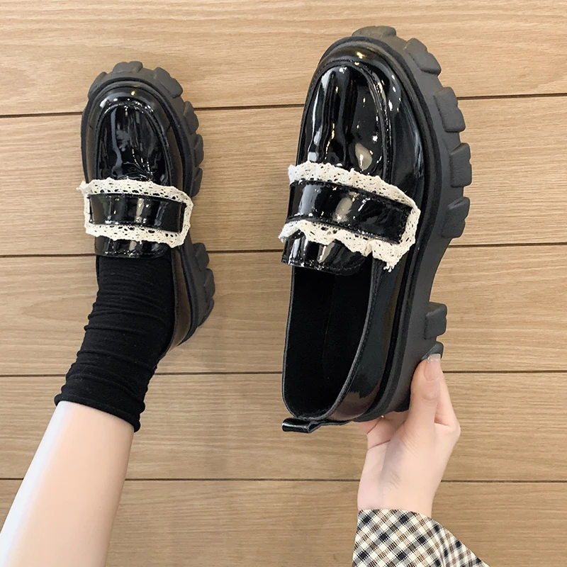 

Rimocy Fashion Lace Platform Loafers Women Patent Leather Spring Autumn Casual Shoes Woman Thick Sole Slip on Student Shoes 2022