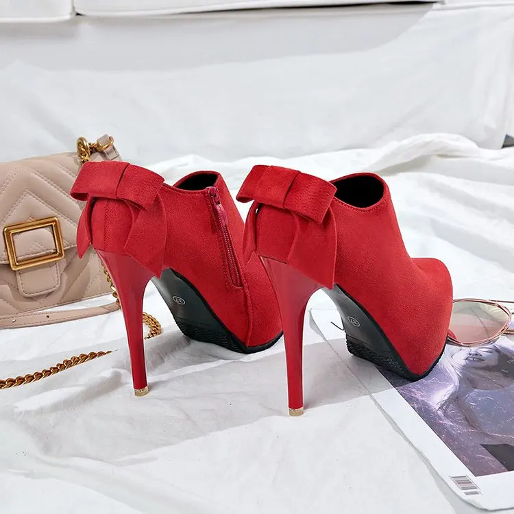 Туфли на очень высоком каблуке-шпильке изящные свадебные пикантные женские