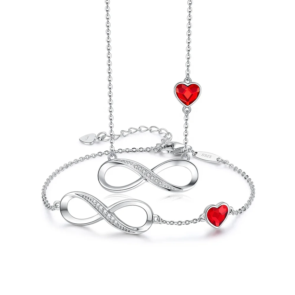 

Комплект ювелирных изделий из серебра 925 пробы с кристаллами